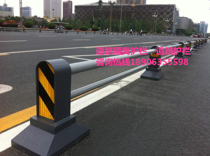 道路護欄，道路隔離柱，隔離墩
